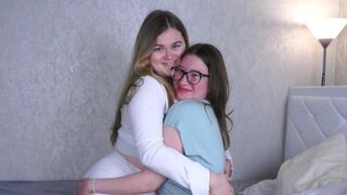 Free Nude GlennaAndErlene