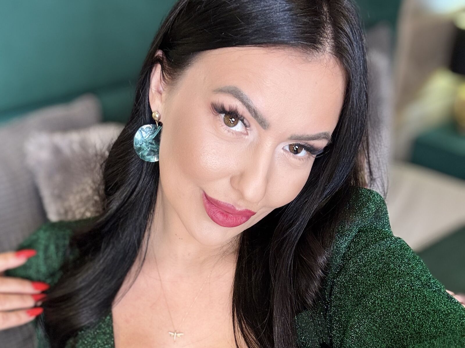 Live cam for AlisonHale