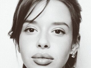free live chat AmeliaaBrian