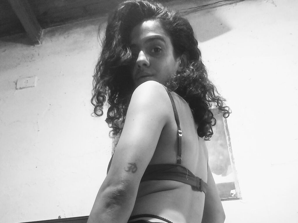 RebeccaStronge LiveJasmin girl live camera feed