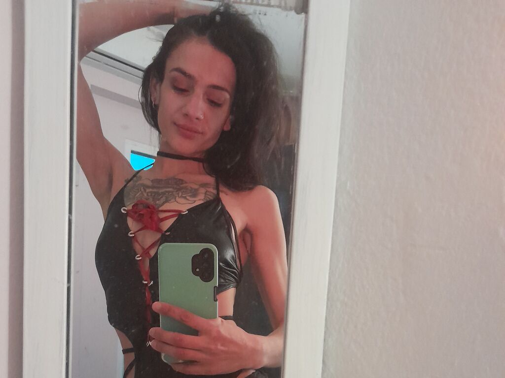 RebeccaStronge webcam girl preview