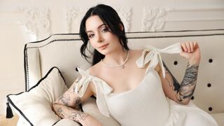 Free Nude GoldyStark