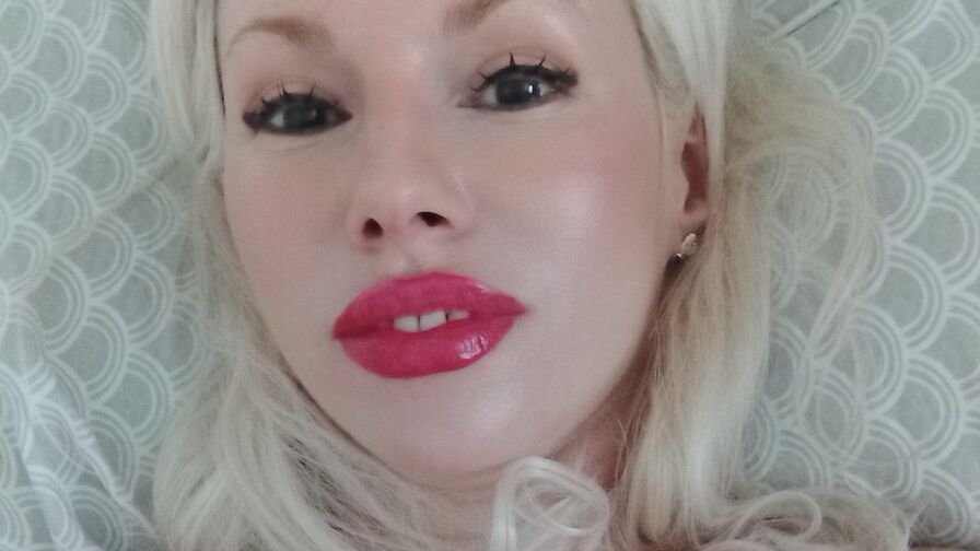 Watch LaymaFlay live on Sex Zoom