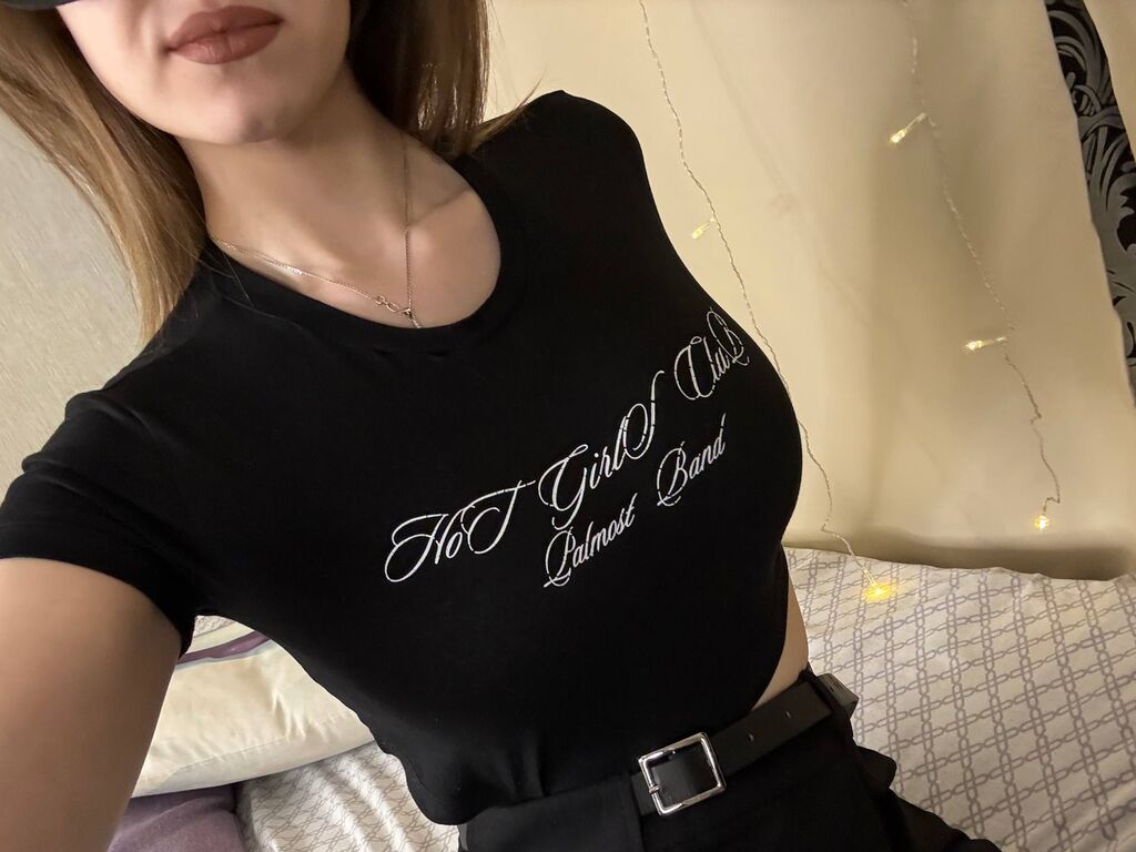 EmmaBrewn LiveJasmin spy show profile preview