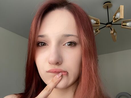 Chat with MiaAngele
