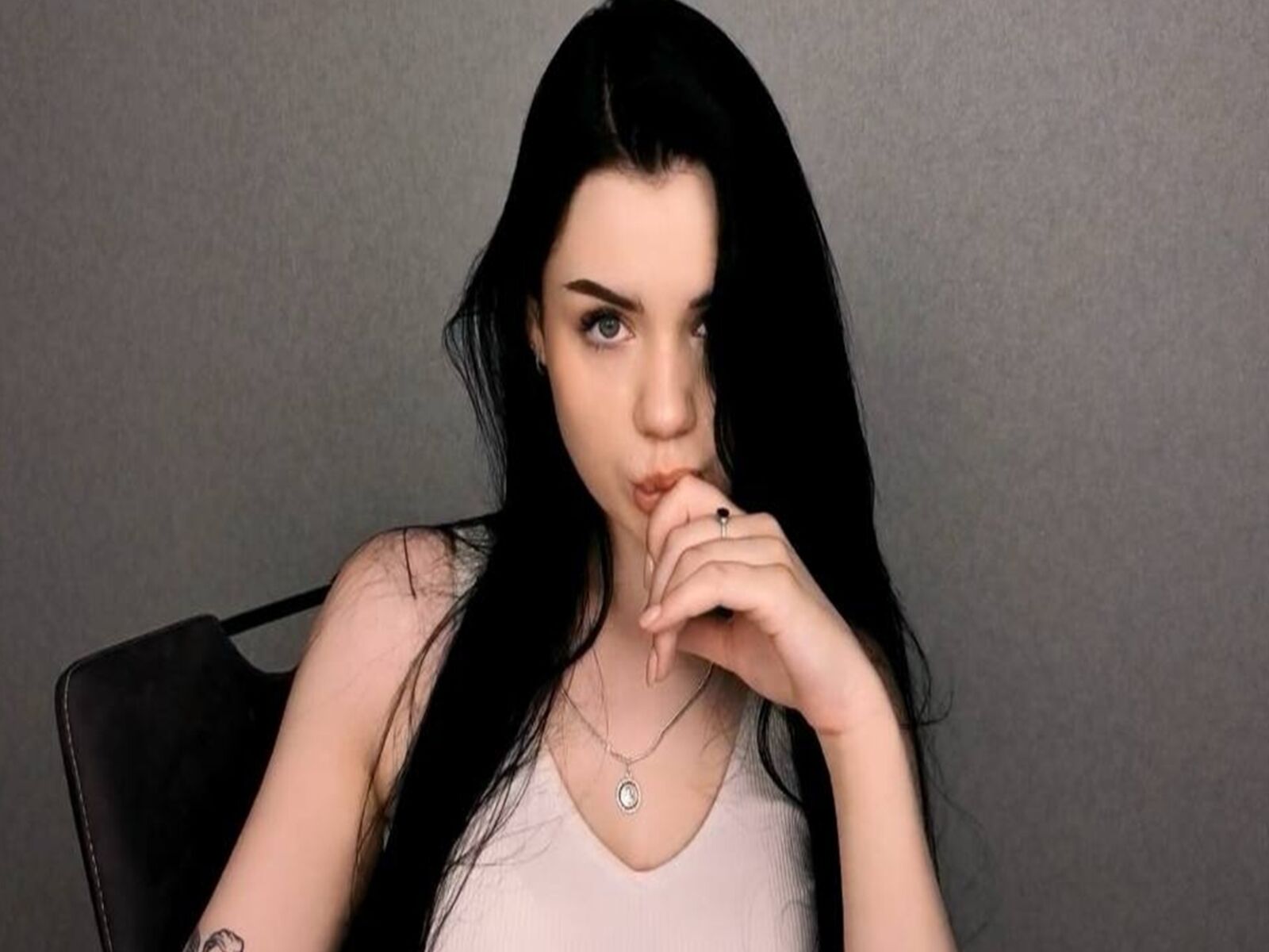 Live cam for MirelLee