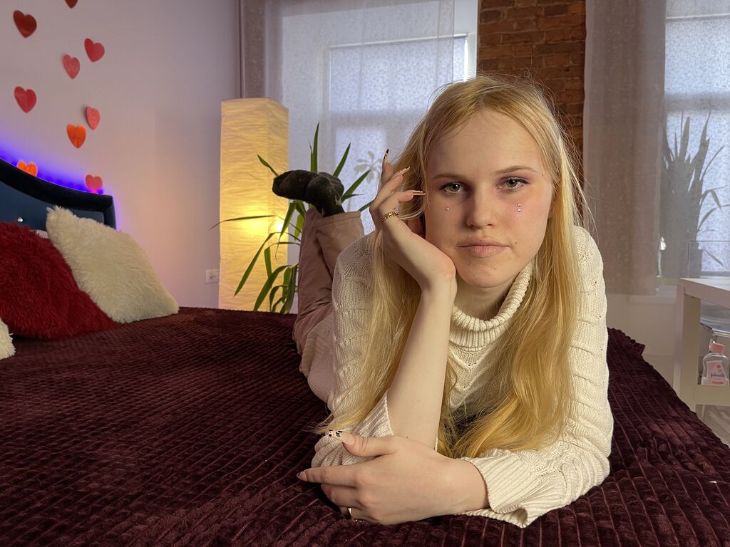 EffieMur LiveJasmin trans cam photo