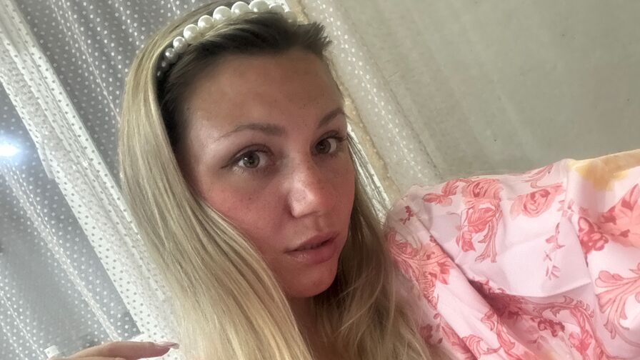 MonicaCandiy Amateur Masturbating