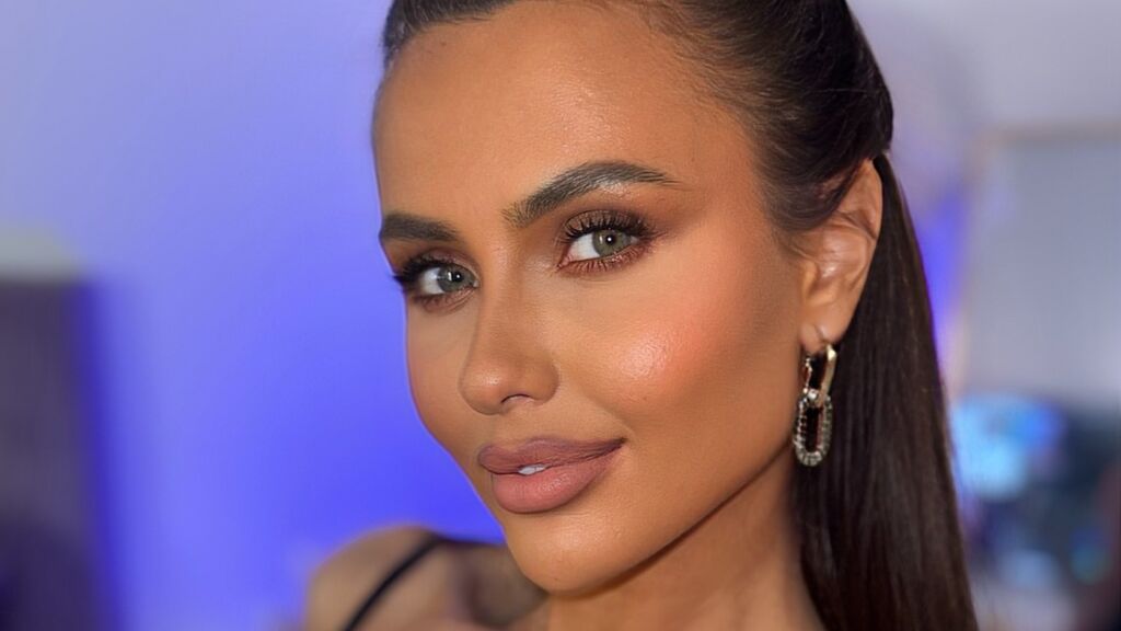 Anais live cam model at LiveJasmin