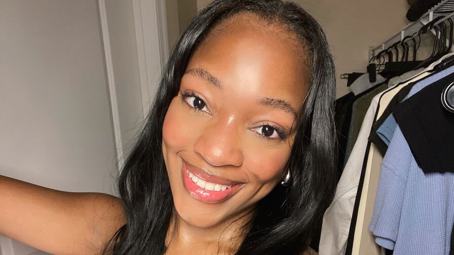 Watch nicolesolace live on Sex Girls Blend