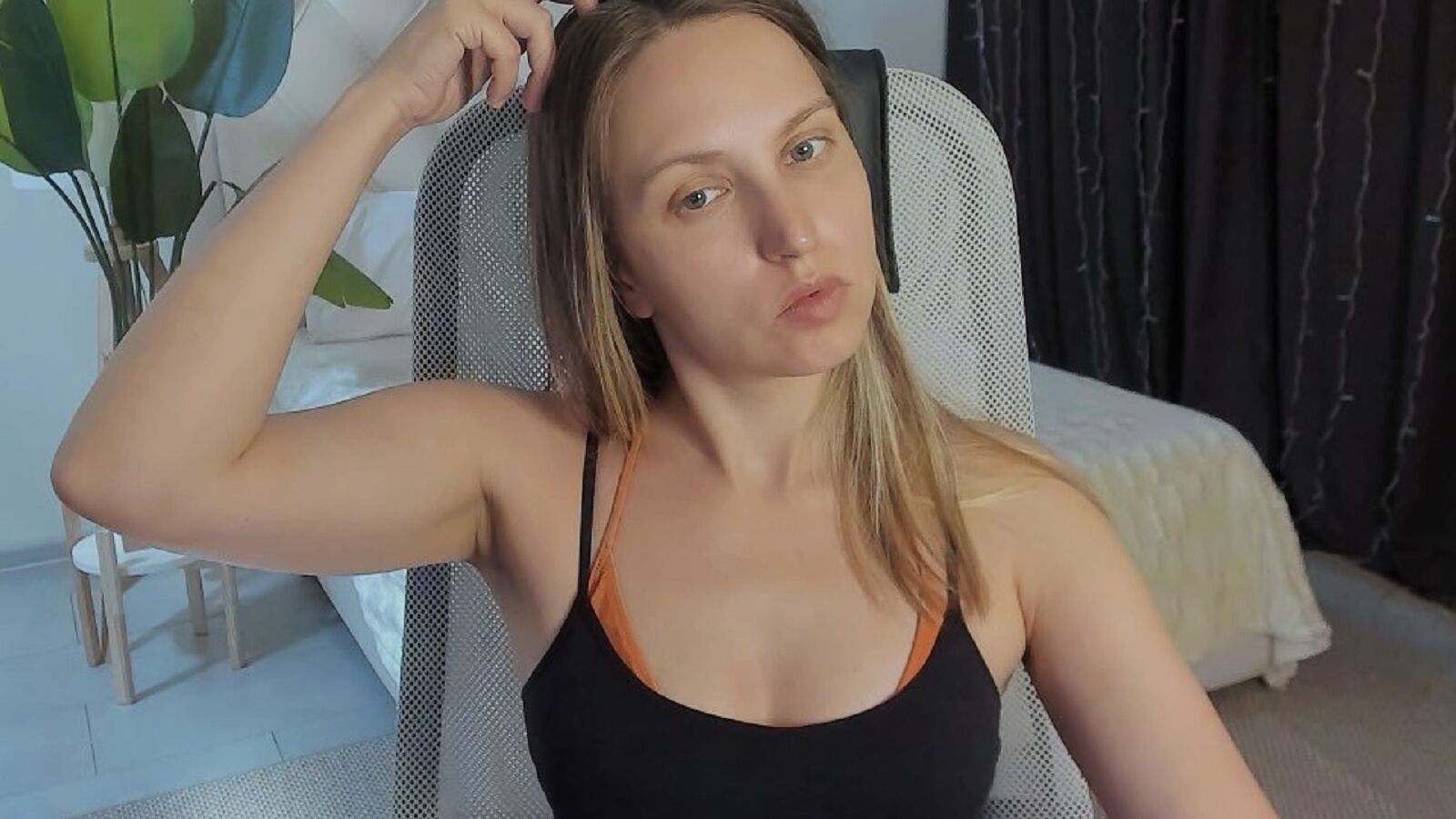 ErinWise erotic portrait
