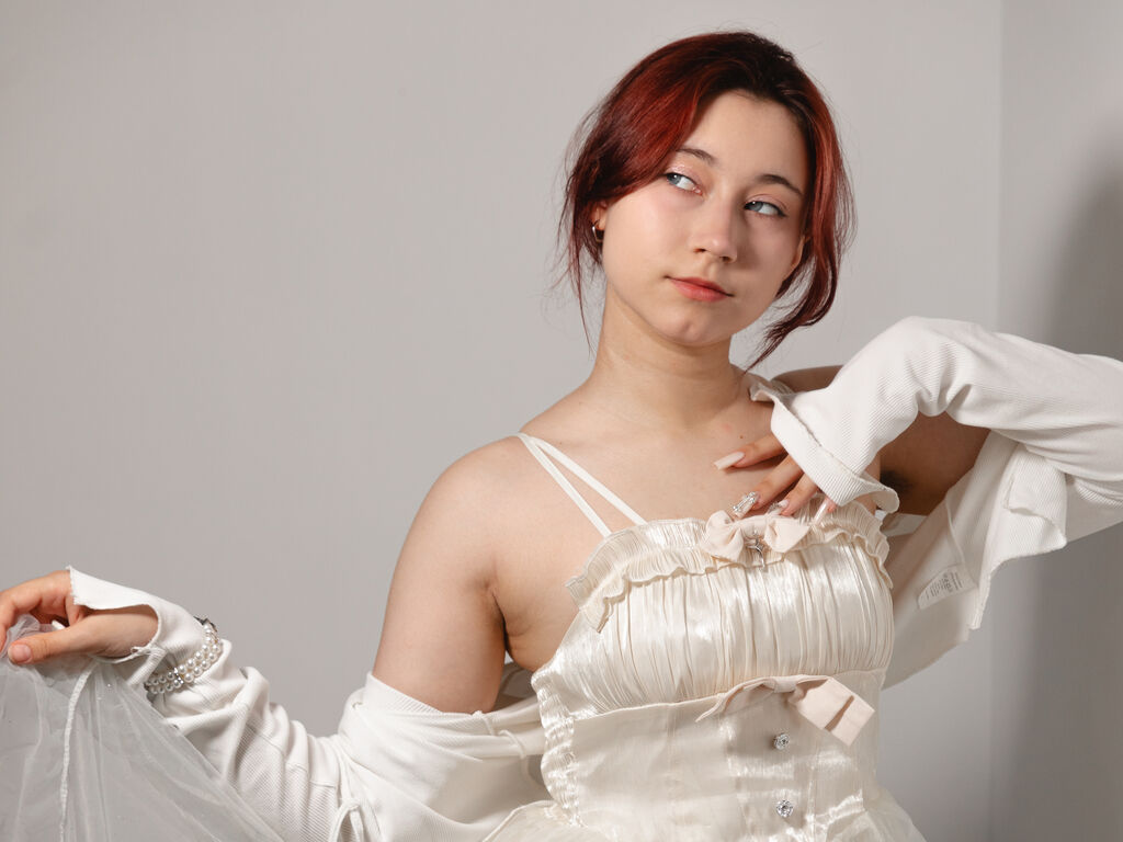 ClaraParks from LiveJasmin is Group