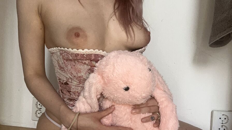 Free Naked AmeliaBloomdawn