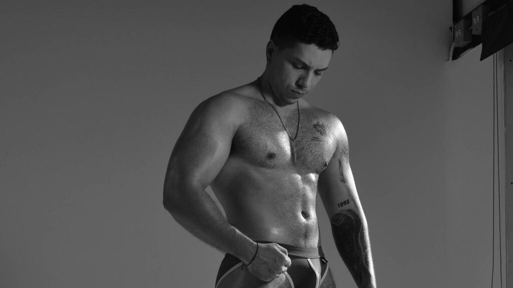 Watch NoahMarcatelli live on cam on LiveJasmin