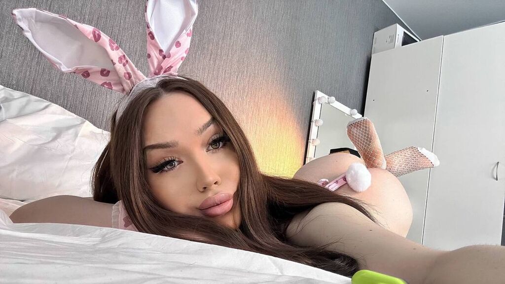 Sex chat gratuit in direct cu MeganBrain pe LiveJasmin