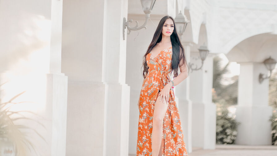 Discover KiziaFox VIP show