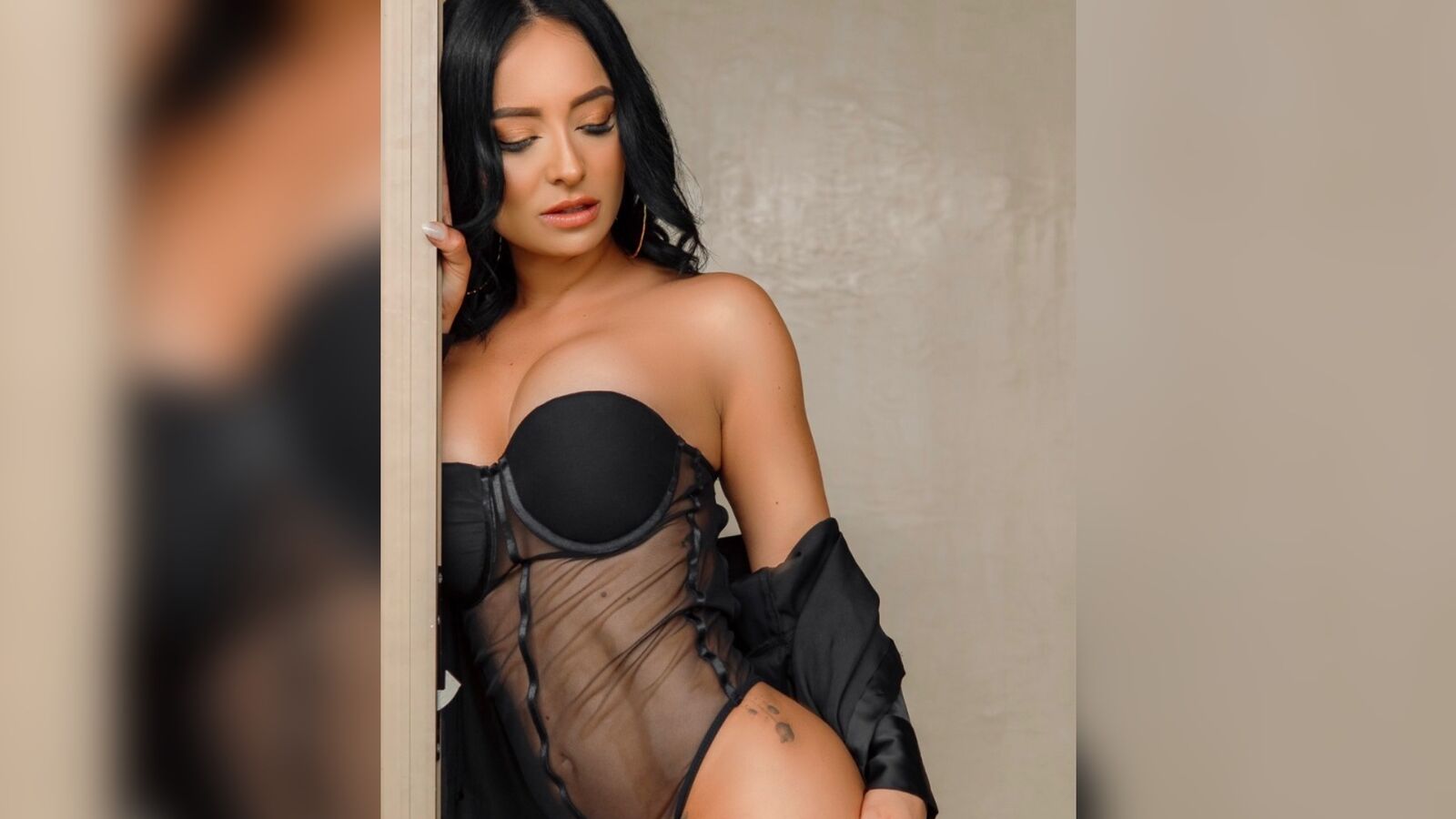 AlexaTovar erotic portrait