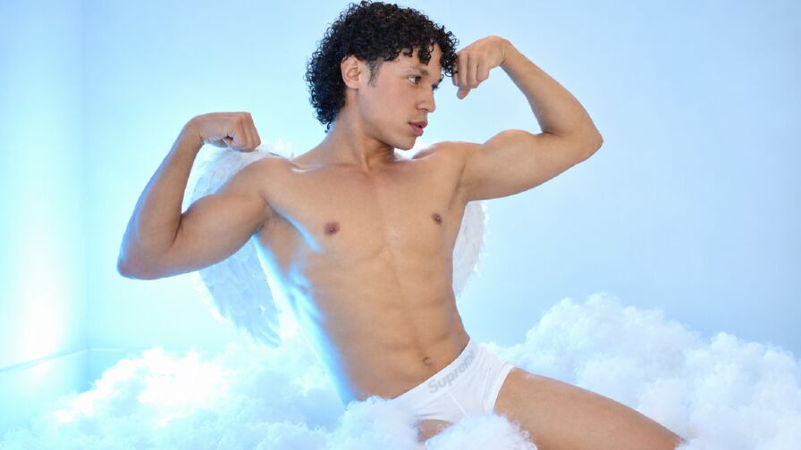 Watch WilliemOchoa on CoolMagazineOnline.com