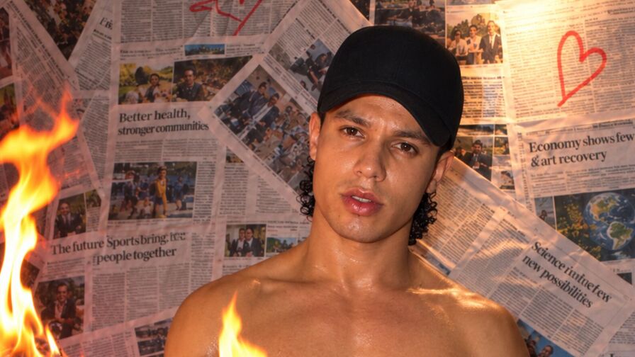 Watch WilliemOchoa live on Sex Girls Blend