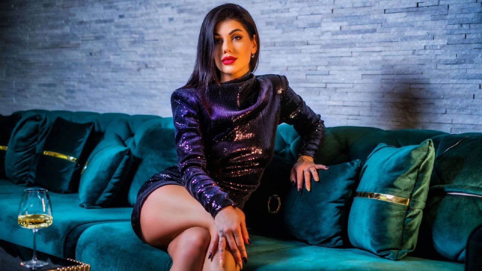 YvonneEverle erotic portrait