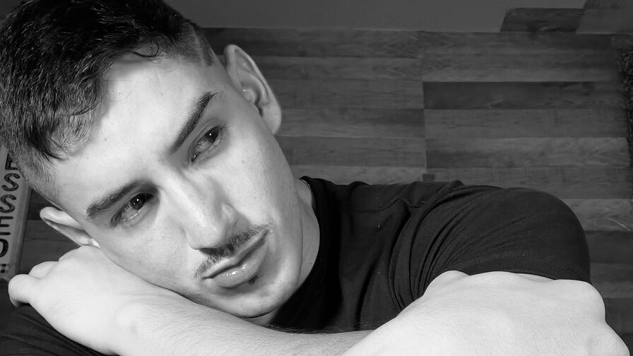 Watch AndrewPill on CoolMagazineOnline.com