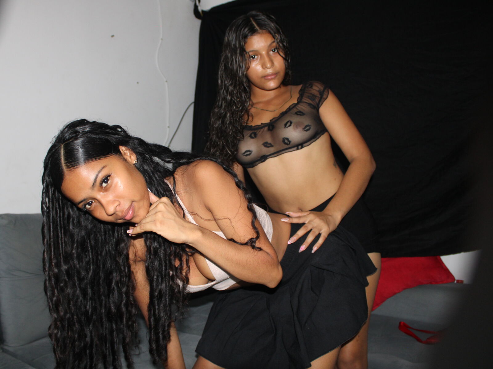 Live cam for SaloandSilvana
