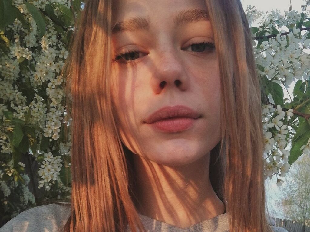 EmilliaFox Nude