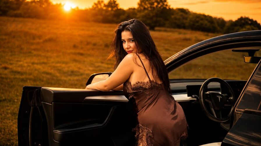 Watch IndiraSmith live on Fleur Mature