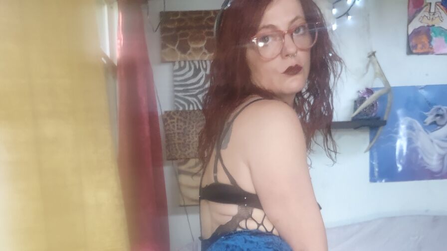 Watch BellaDawna live on shemalefreeporn.net