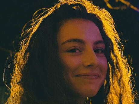 Chat with NidaSheldon