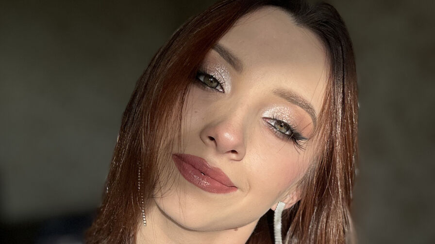 Watch BrimladGawne live on Fleur Mature