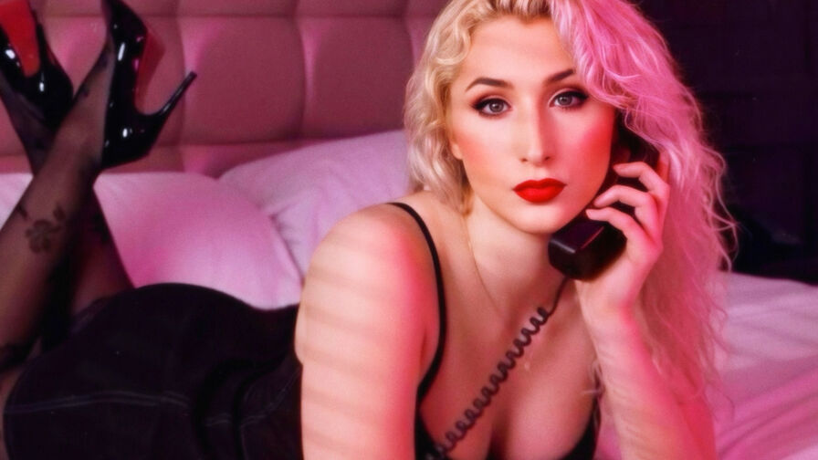 Free Live Sex Chat With ChloeDeparis