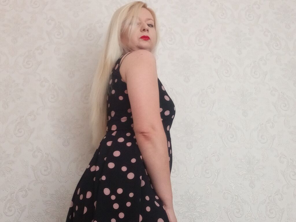 Lettyyland free chat profile photo