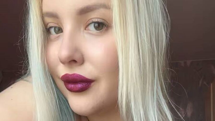 Watch StellaWatts live on shemalefreeporn.net
