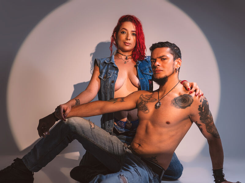 Live Adult Cams AbbyAndVincent