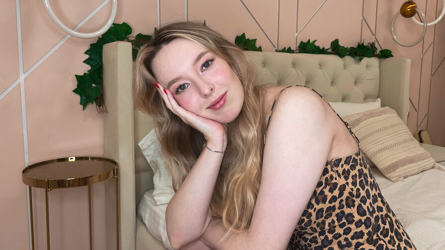 RELATED VIDEOS - WEBCAM AmyRice STRIPS AND MASTURBATES
