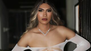 Free Nude CholeVersace