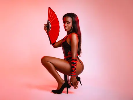 Chat with MiaHoopson