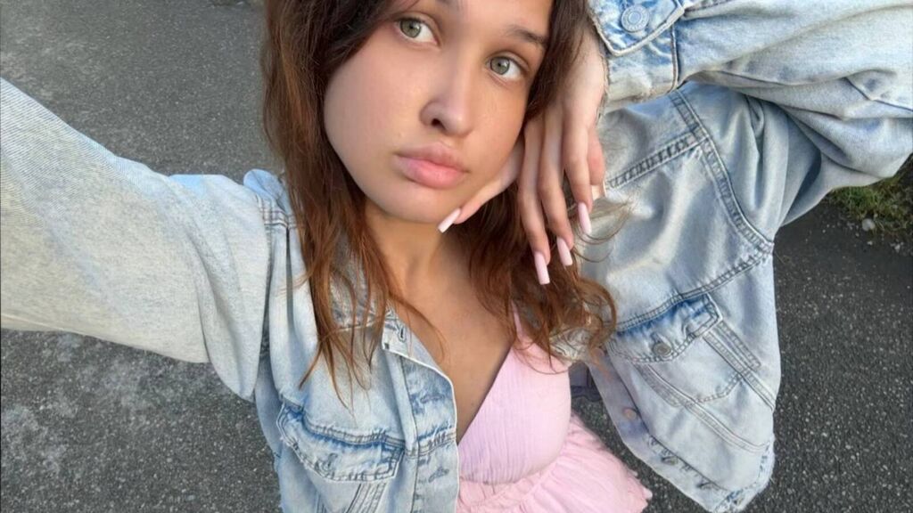 Watch JazminHalajian from LiveJasmin on GirlsOfJasmin