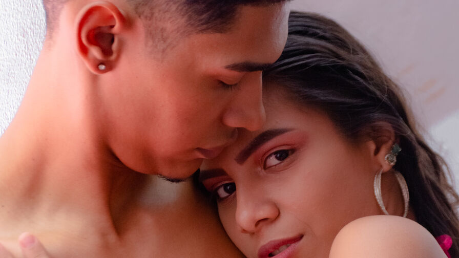 MikeAndGabriela's live cam