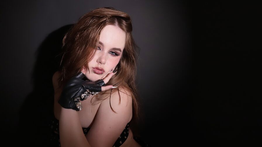 Live Sex Chat with DanaFenix