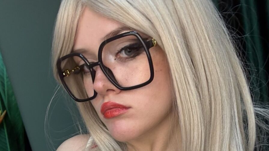 Watch LityPink live on Sex Girls Blend