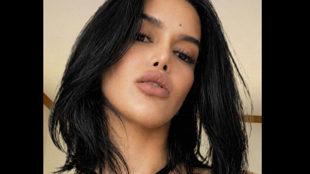 Watch  AvaaAlcantara live on LiveJasmin