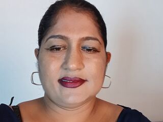 Webcam model DamayathHerath from LiveJasmin