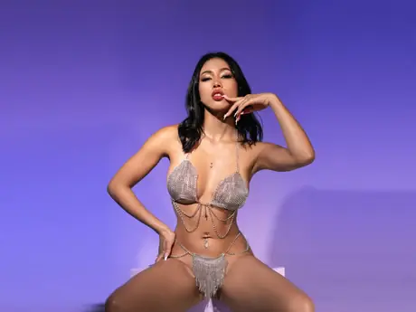Chat with AishaSakurai