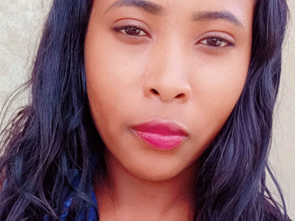 Julianitha Nackt