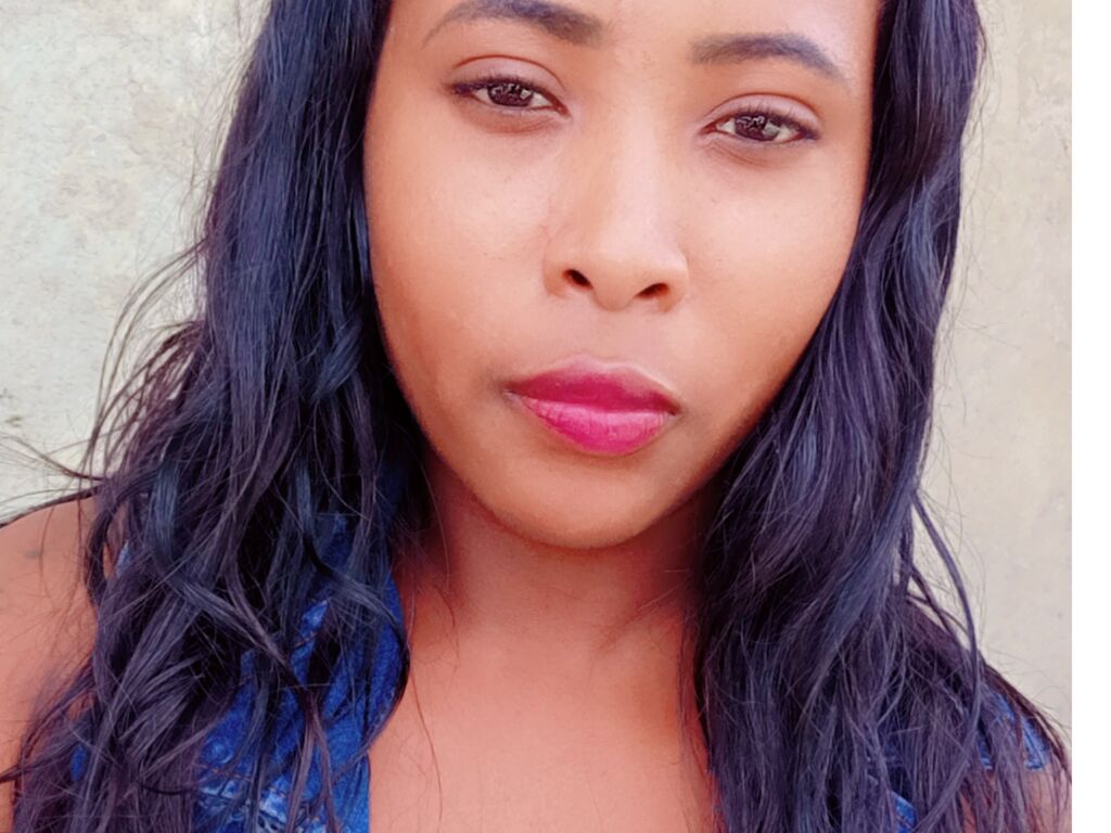 Julianitha Nackt