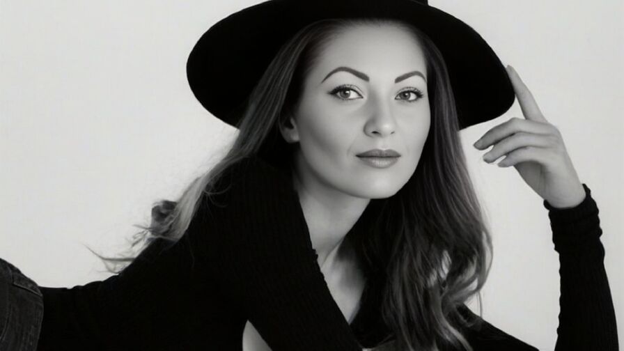 Watch HeatherGreen on CoolMagazineOnline.com