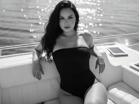 Chat with ViktoriaRojas