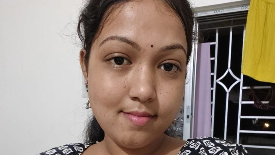 Live Porn Chat with TrishaSaha